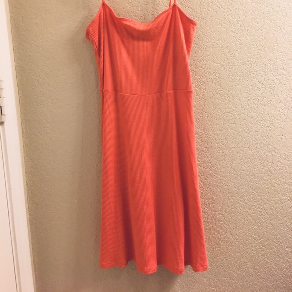 🌸Forever 21 Spaghetti strap dress🌸 - Picture 2 of 4